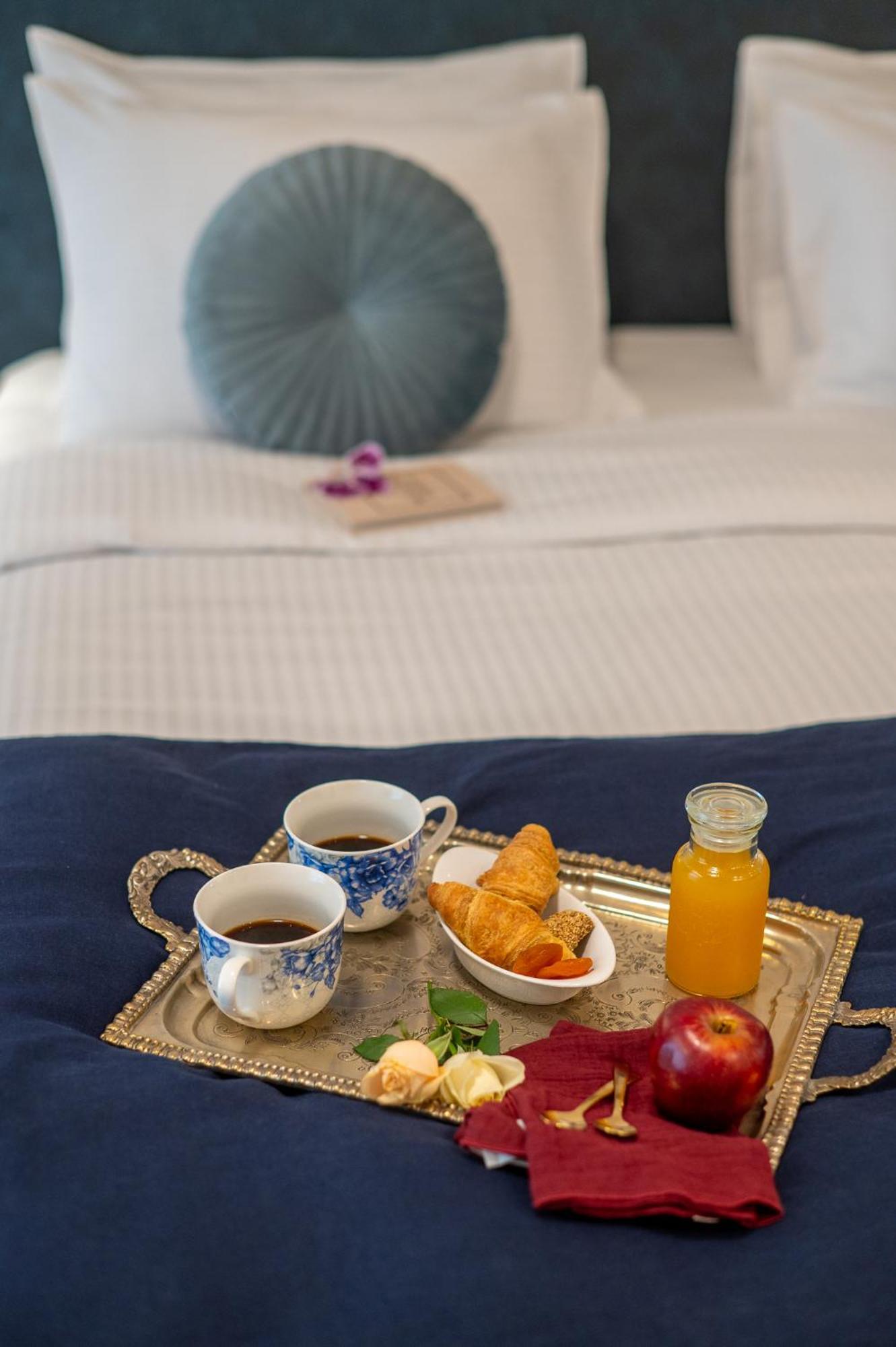 Ira - Ηρα Hotel กาลามาตา ภายนอก รูปภาพ