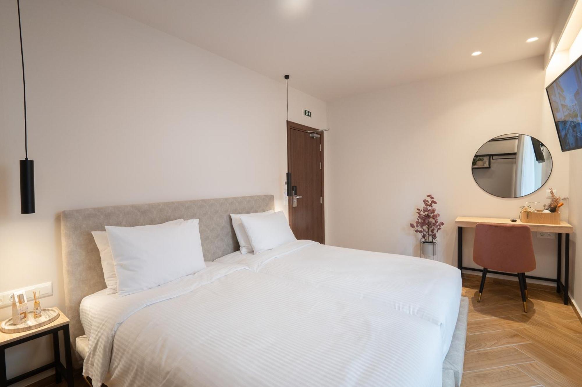 Ira - Ηρα Hotel กาลามาตา ภายนอก รูปภาพ