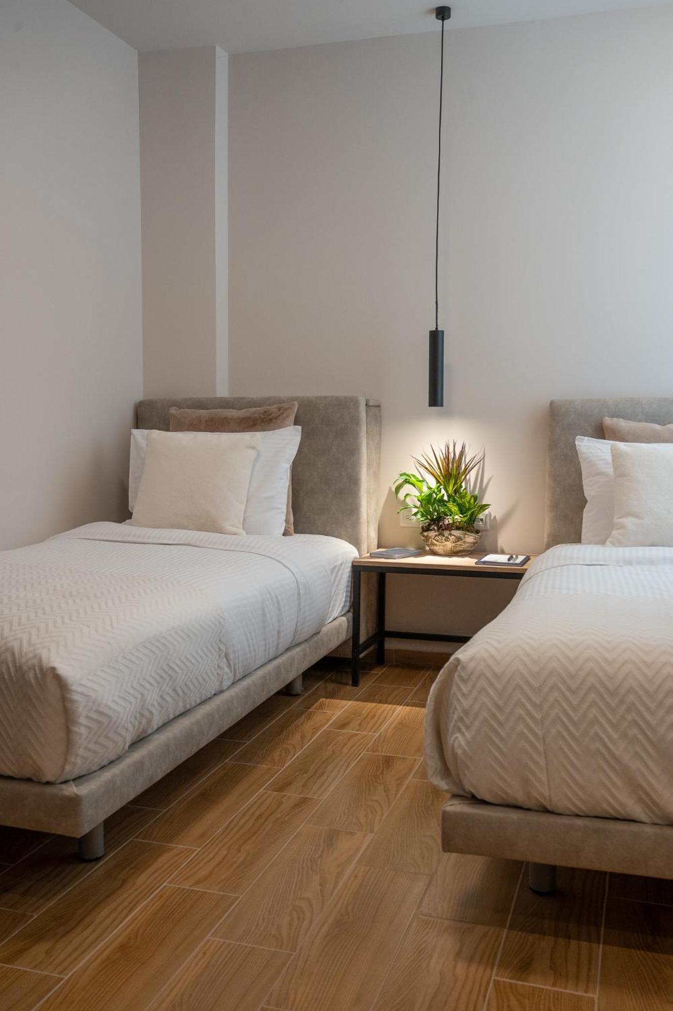 Ira - Ηρα Hotel กาลามาตา ภายนอก รูปภาพ